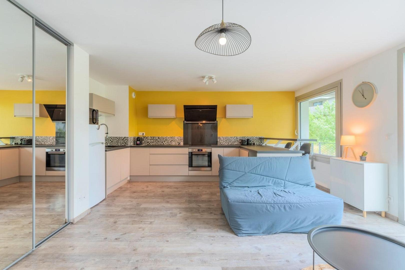 Near Metro With Parking & Balconies Apartment Lille