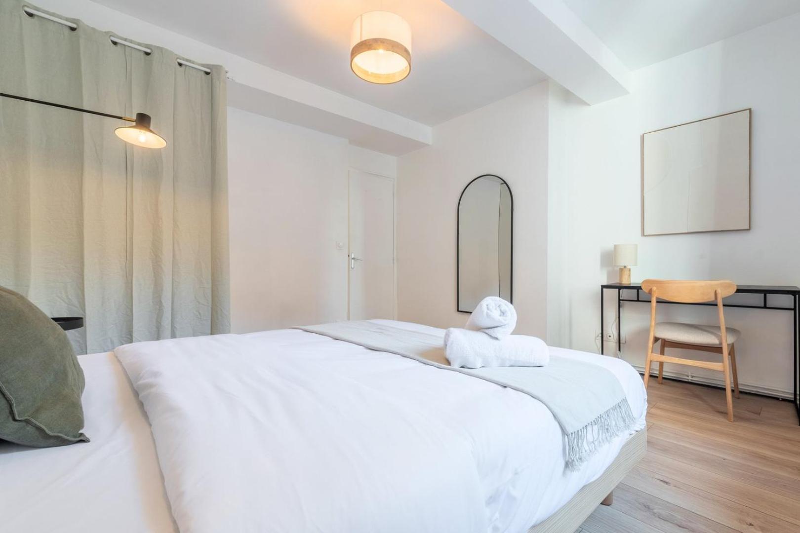 Beautiful Renovated Appart In The Center Of *