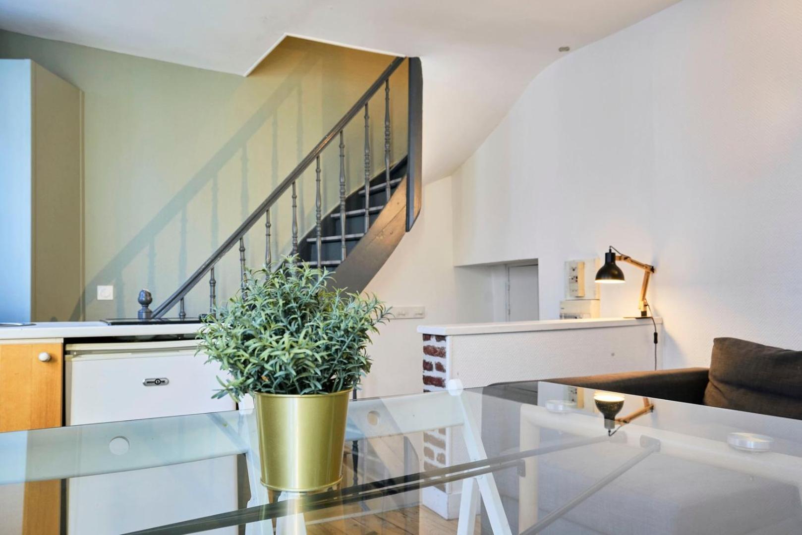Grand-place & Vieux-lille: Equipped Duplex