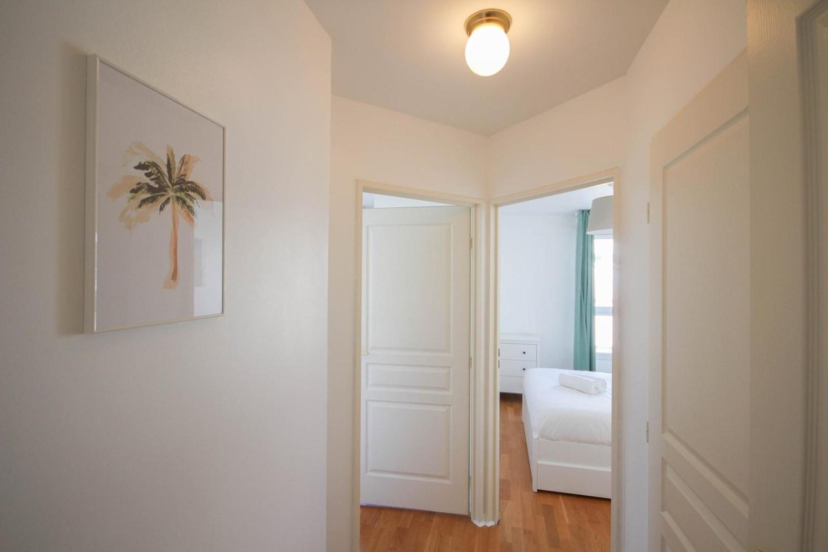 In With Balcony And Parking Apartment *