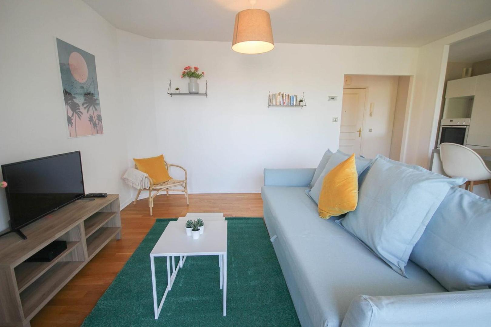 Apartment In With Balcony And Parking