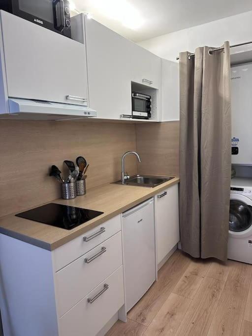 Proche Du Centre - Confortable Apartment *