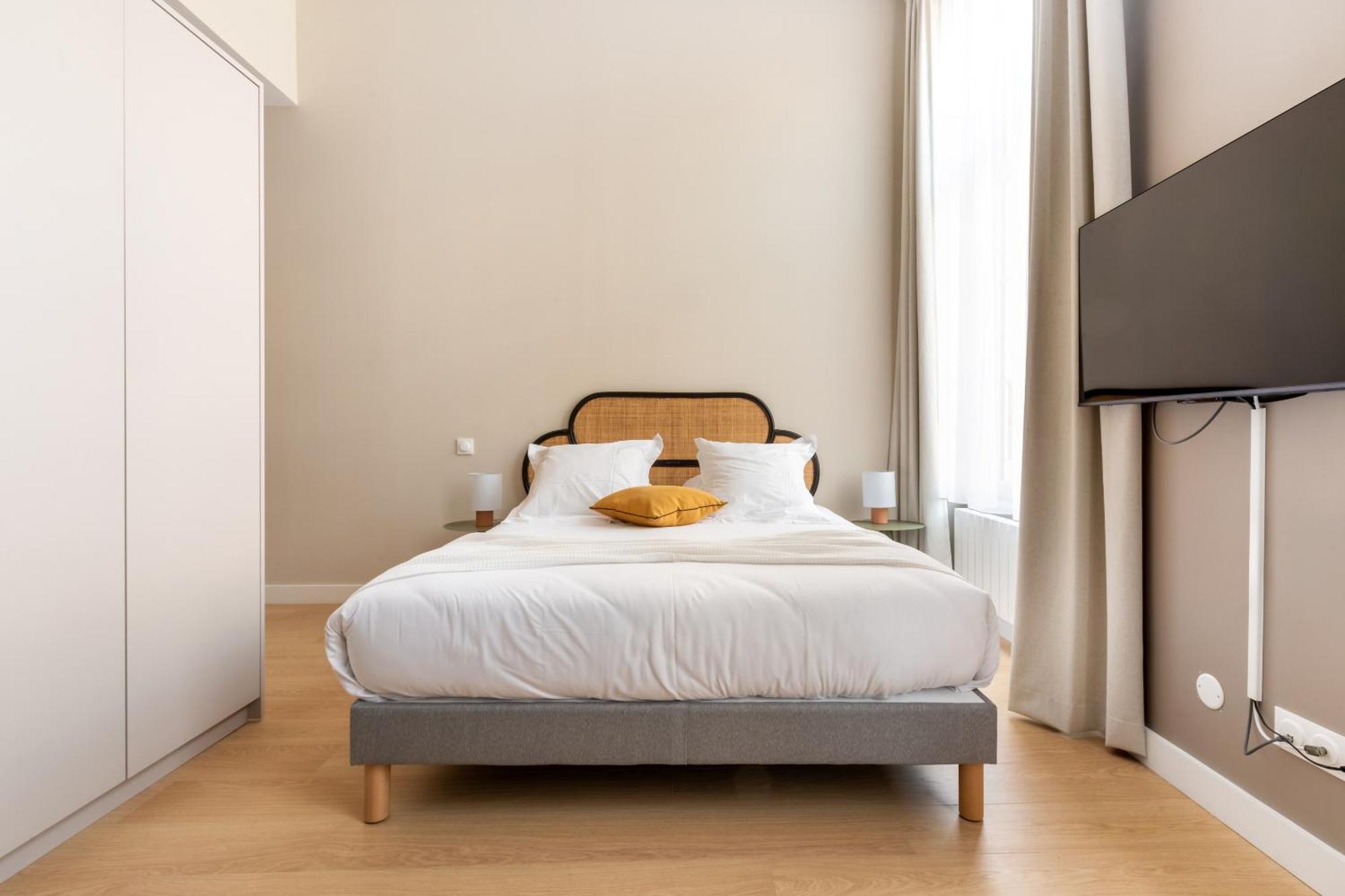 Au Qui Dort - Gare Aparthotel *