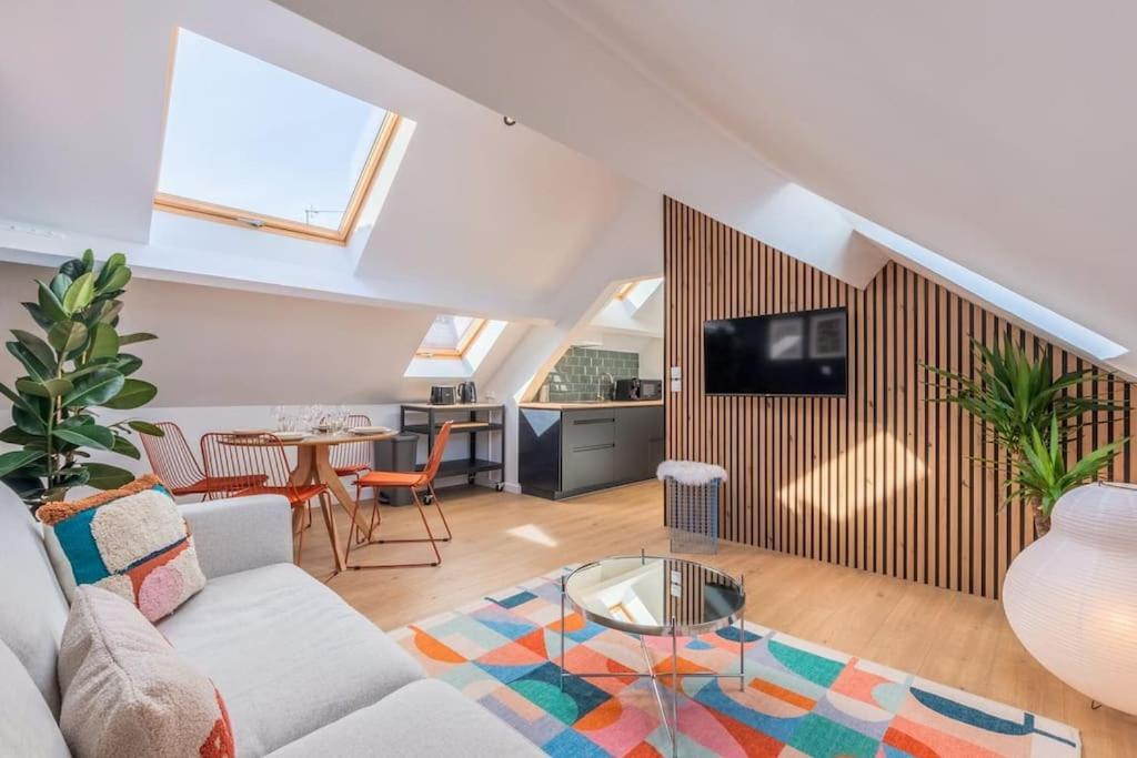 2 Proche Ecoles Et Metro Apartment