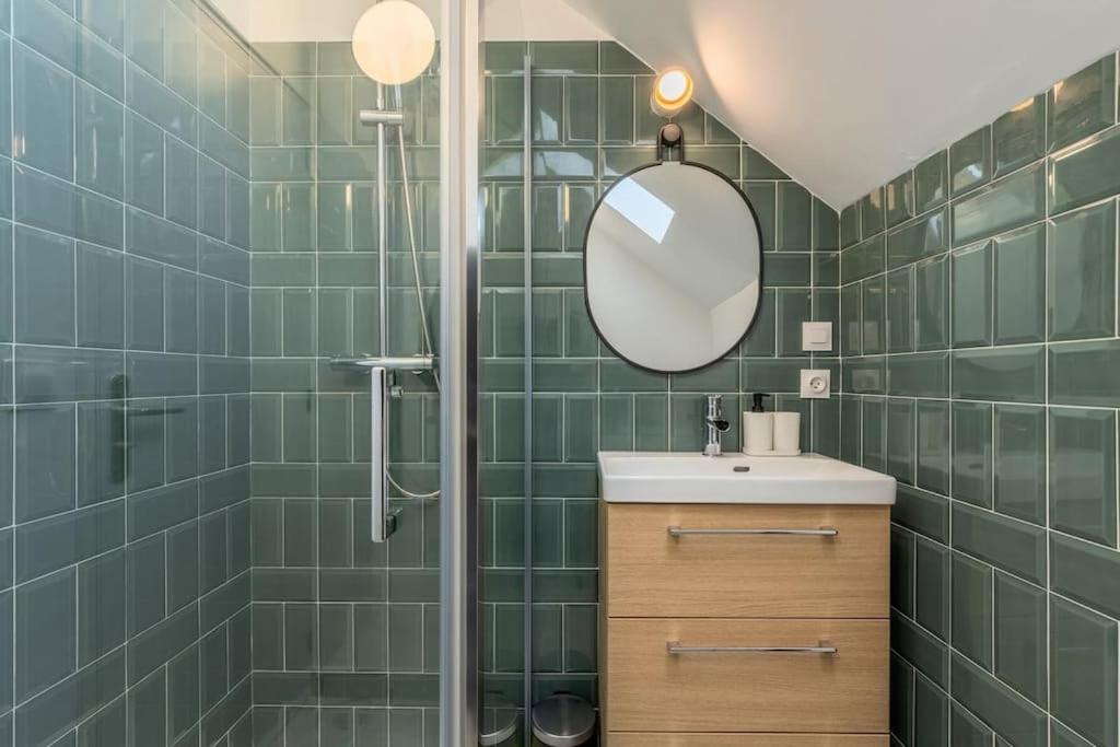 2 Proche Ecoles Et Metro Apartment *