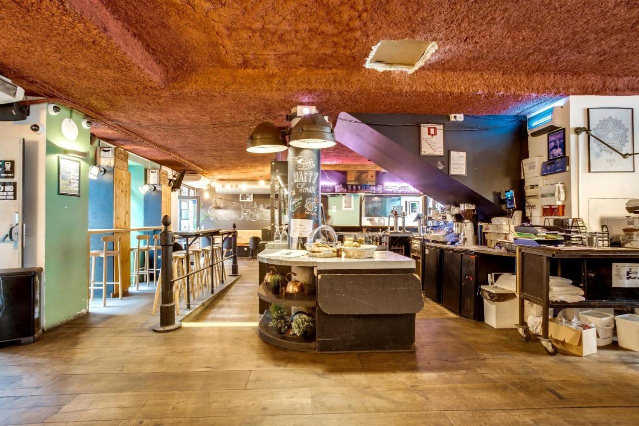 The People - Hostel